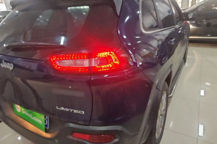 Used Jeep Cherokee 2016 2.4L Superior Edition Right Rear Taillight