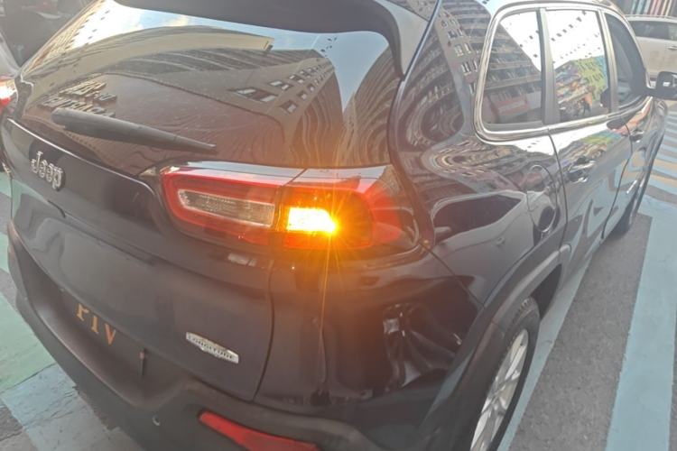 Used Jeep Cherokee 2016 2.0L Superior Edition Right Rear Taillight