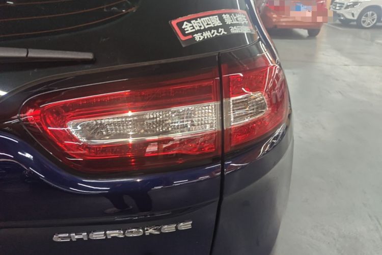 Used Jeep Cherokee 2016 2.0L Superior Edition Right Rear Taillight