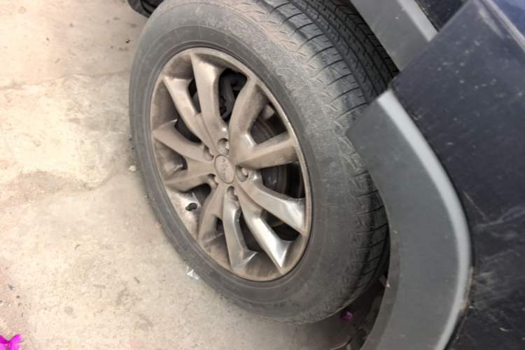 Used Jeep Cherokee 2016 2.4L Superior Edition Right Rear Wheel Hub
