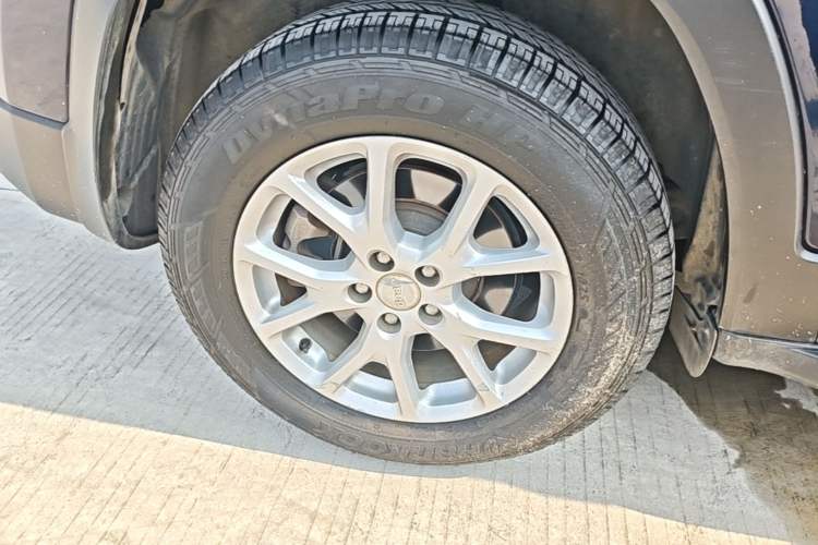 Used Jeep Cherokee 2016 2.4L Professional Edition Right Rear Wheel Hub