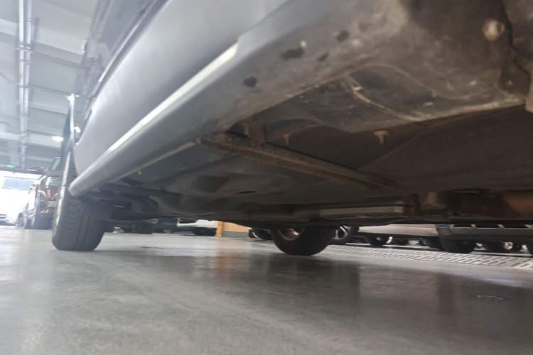 Used Jeep Cherokee 2016 2.0L Superior Edition Right Side Sill