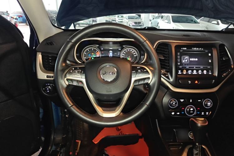 Used Jeep Cherokee 2016 2.0L Superior Edition Steering Wheel
