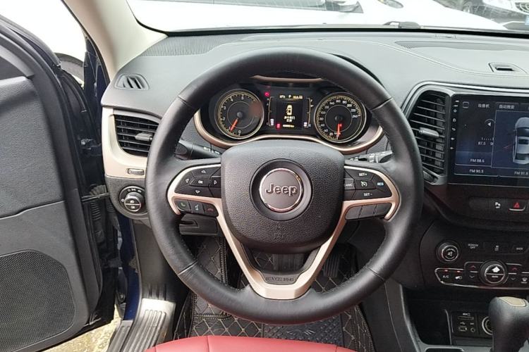 Used Jeep Cherokee 2016 2.0L Leading Edition Steering Wheel