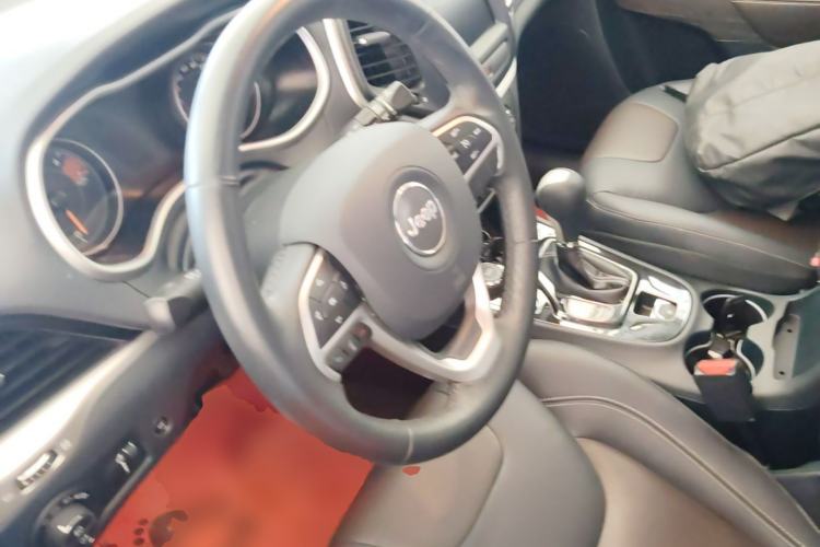 Used Jeep Cherokee 2016 2.4L Superior Edition Steering Wheel