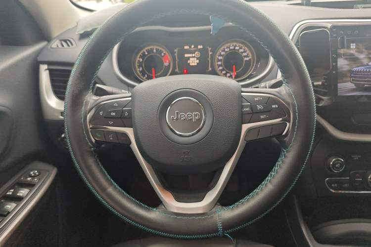 Used Jeep Cherokee 2016 2.4L Leading Edition Steering Wheel