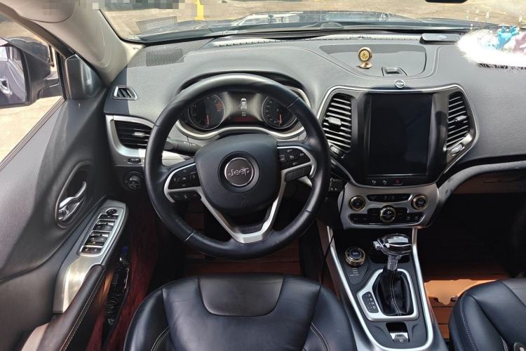 Used Jeep Cherokee 2016 2.4L Superior Edition Steering Wheel