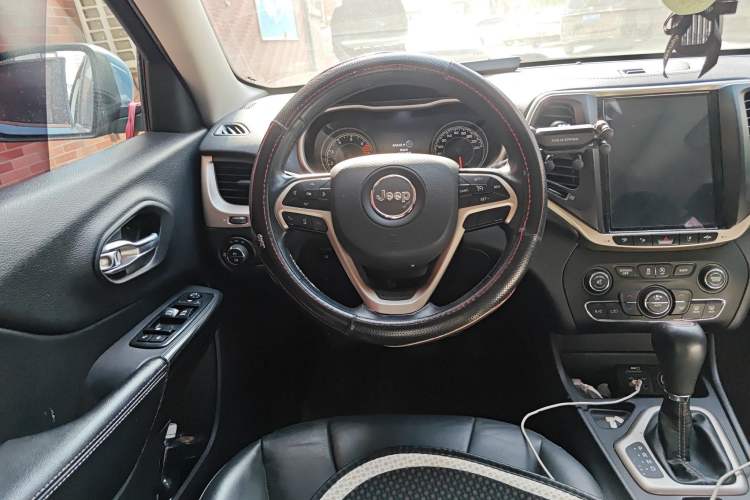 Used Jeep Cherokee 2016 2.4L Leading Edition Steering Wheel