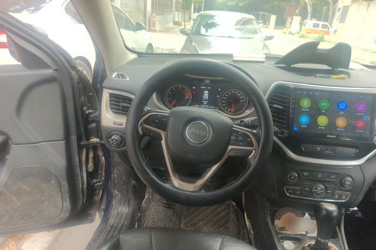 Used Jeep Cherokee 2016 2.0L Superior Edition Steering Wheel