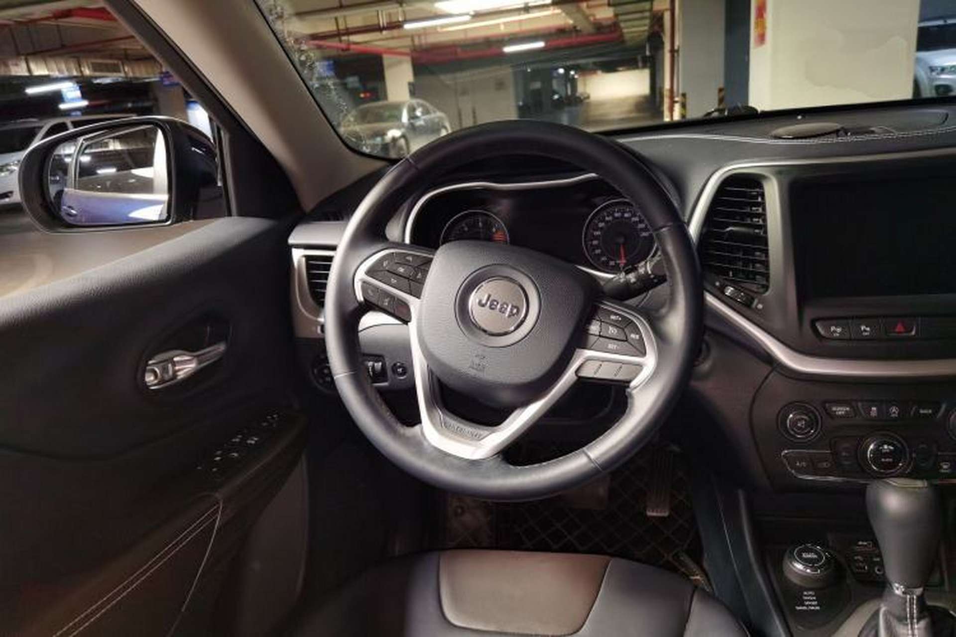 Used Jeep Cherokee 2016 2.4L Superior Edition Steering Wheel