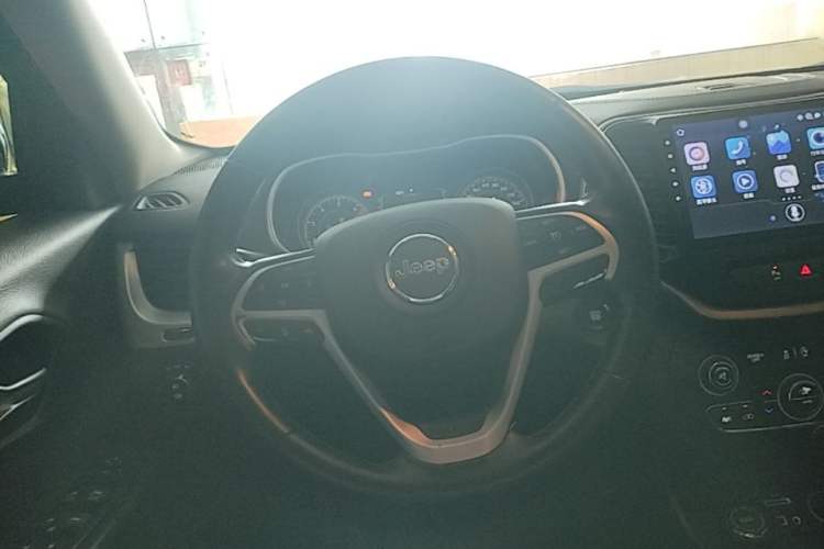 Used Jeep Cherokee 2016 2.4L Professional Edition Steering Wheel