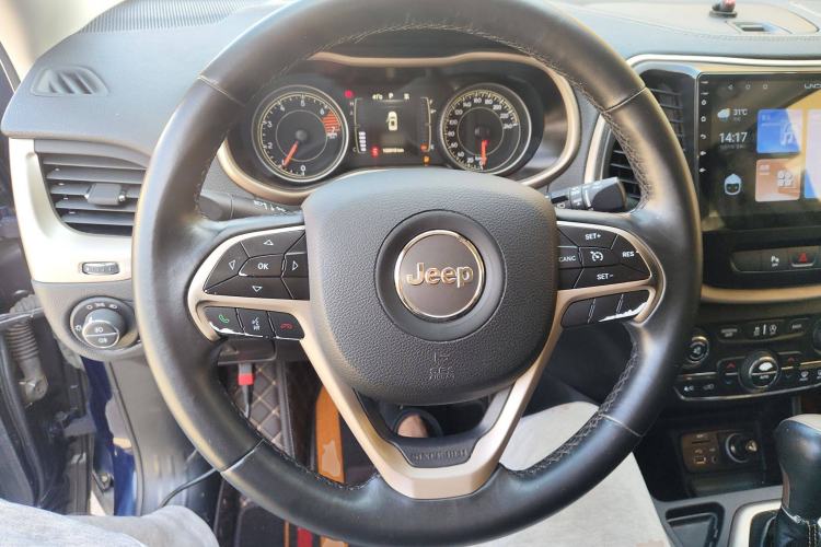 Used Jeep Cherokee 2016 2.4L Leading Smart Version Steering Wheel
