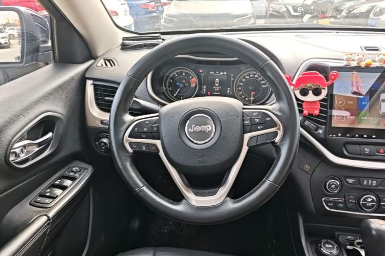 Used Jeep Cherokee 2016 2.4L Professional Edition Steering Wheel