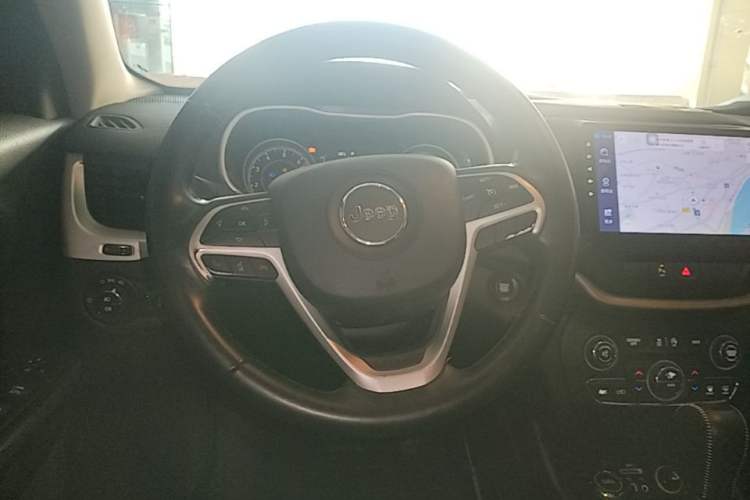 Used Jeep Cherokee 2016 2.4L Professional Edition Steering Wheel