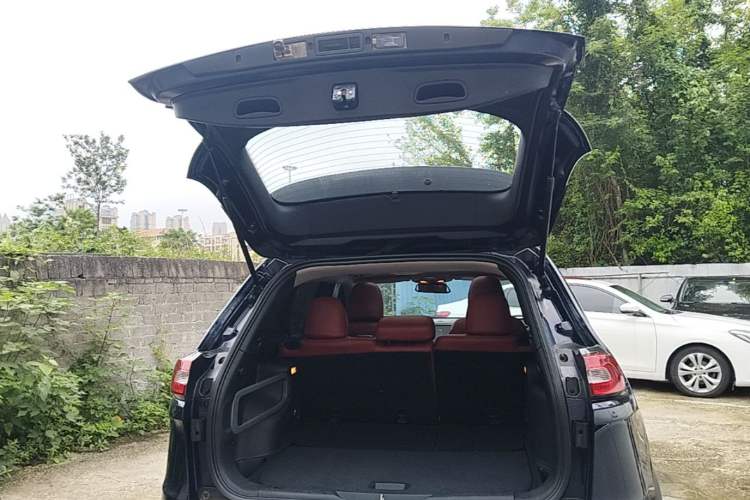 Used Jeep Cherokee 2016 2.0L Leading Edition Trunk