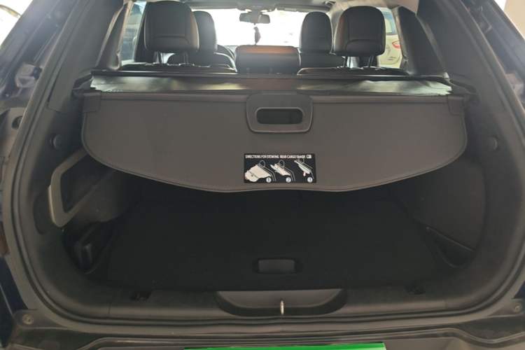 Used Jeep Cherokee 2016 2.0L Superior Edition Trunk