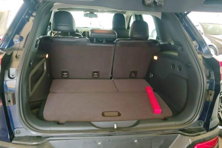 Used Jeep Cherokee 2016 2.4L Superior Edition Trunk