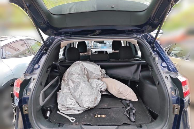Used Jeep Cherokee 2016 2.0L Smart Version Trunk