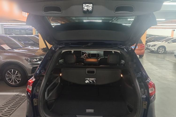 Used Jeep Cherokee 2016 2.0L Superior Edition Trunk