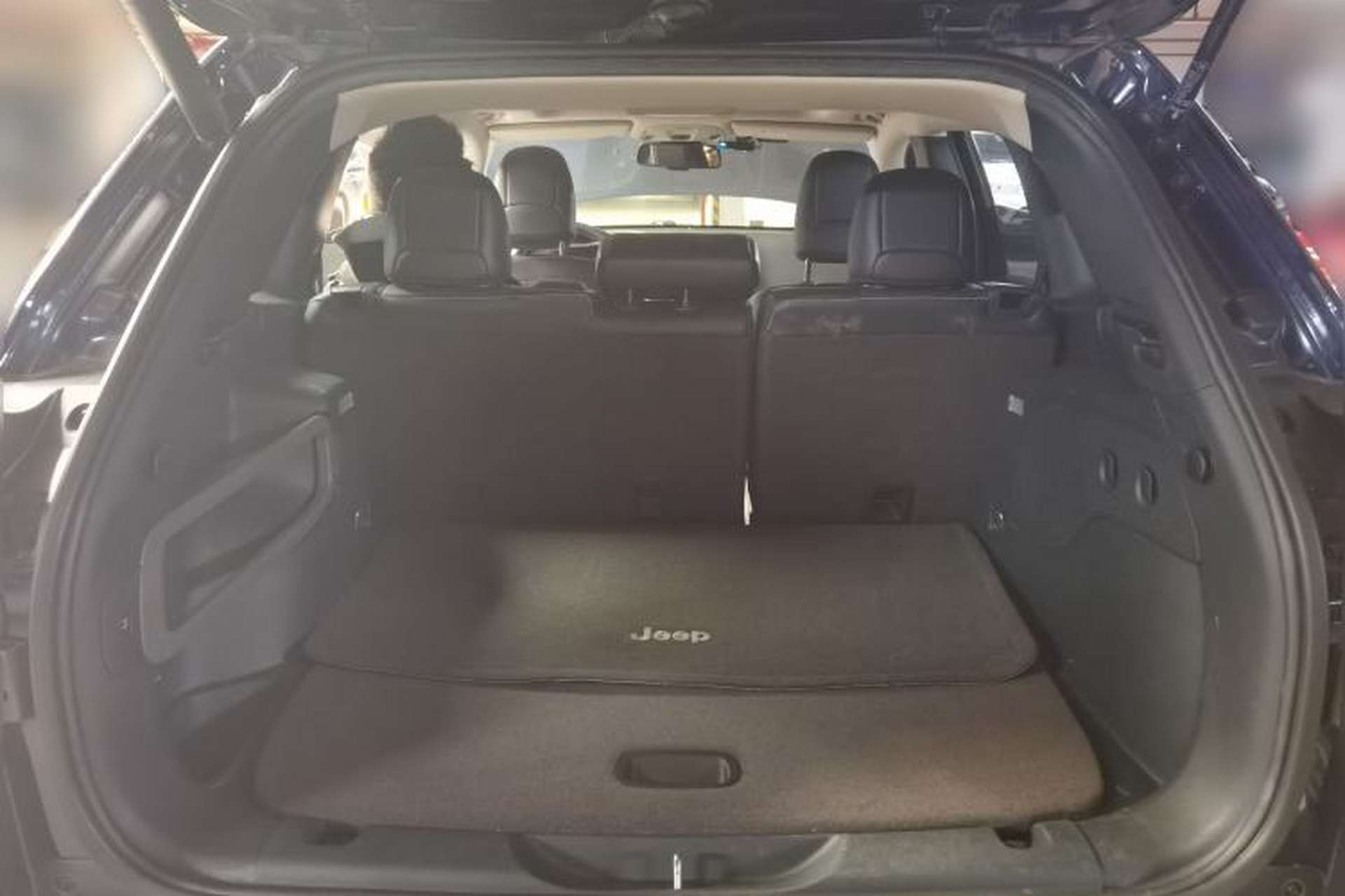 Used Jeep Cherokee 2016 2.4L Superior Edition Trunk