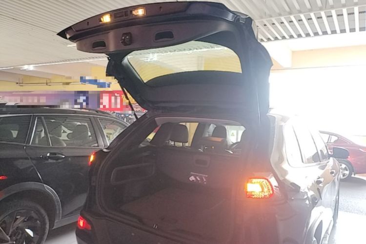 Used Jeep Cherokee 2016 2.4L Professional Edition Trunk