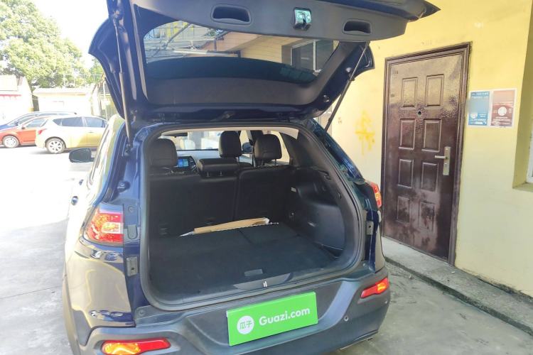 Used Jeep Cherokee 2016 2.4L Leading Smart Version Trunk