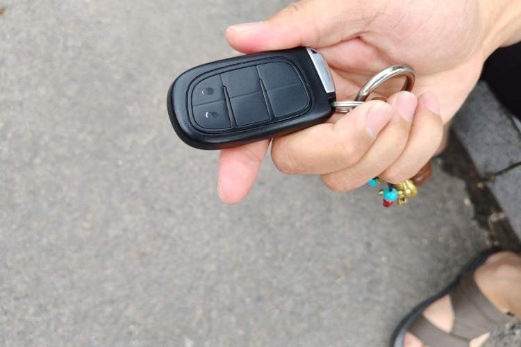 Used Jeep Cherokee 2016 2.4L Leading Edition Vehicle Key