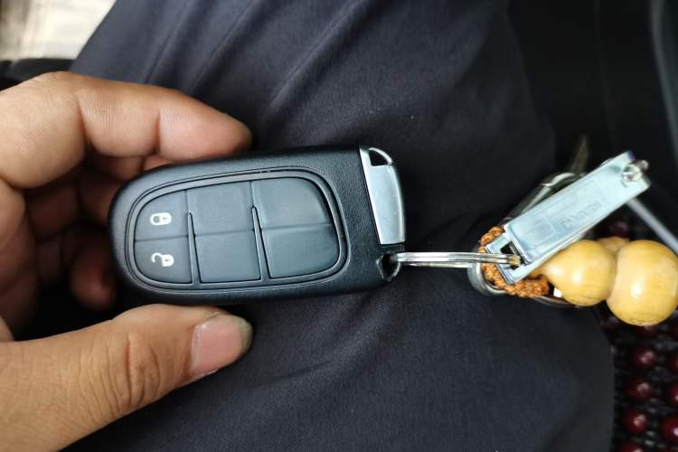 Used Jeep Cherokee 2016 2.4L Professional Smart Version Vehicle Key