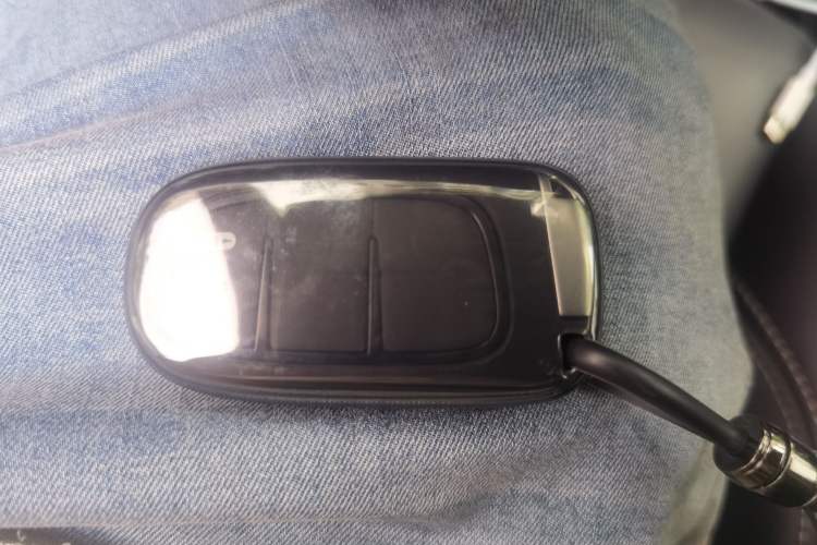 Used Jeep Cherokee 2016 2.4L Professional Smart Version Vehicle Key
