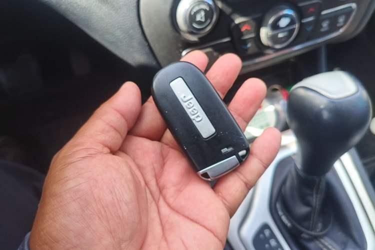 Used Jeep Cherokee 2016 2.4L Leading Edition Vehicle Key