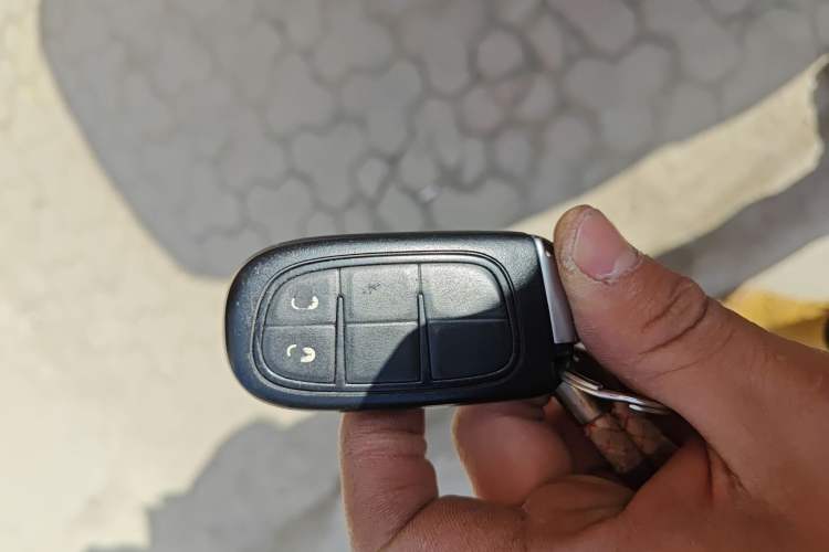 Used Jeep Cherokee 2016 2.4L Leading Edition Vehicle Key