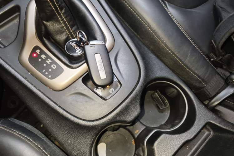 Used Jeep Cherokee 2016 2.0L Superior Edition Vehicle Key