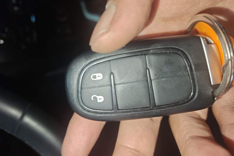 Used Jeep Cherokee 2016 2.0L Superior Edition Vehicle Key