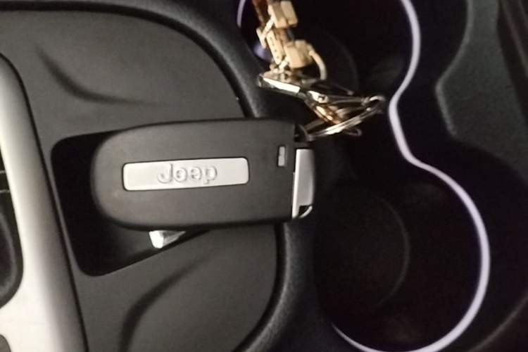 Used Jeep Cherokee 2016 2.4L Professional Edition Vehicle Key