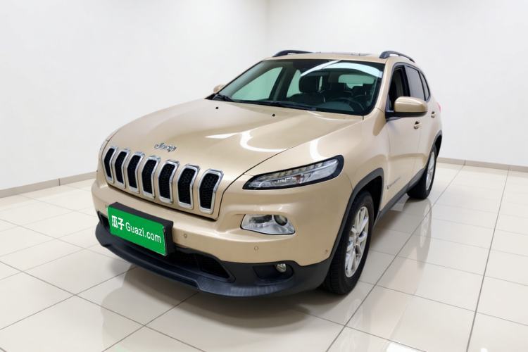 Jeep Cherokee 2016 2.4L Leading Edition مستعملة Guazi used car, China used car export, Used car for sale, Used cars, Cheapest cars for sale