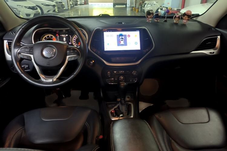 Used Jeep Cherokee 2016 2.4L Leading Edition Center Console