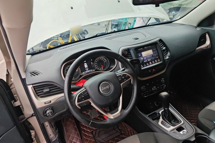 Used Jeep Cherokee 2016 2.0L Smart Version Center Console