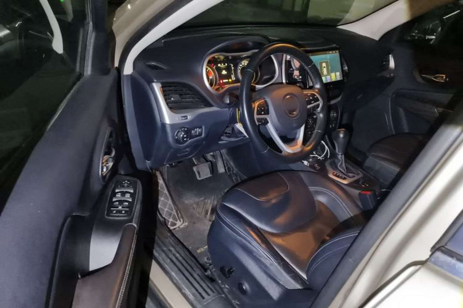 Used Jeep Cherokee 2016 2.4L Professional Edition Driver Seat