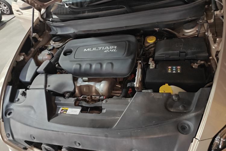 Used Jeep Cherokee 2016 2.4L Leading Edition Engine Bay