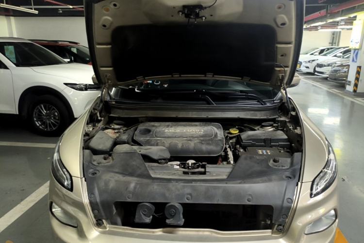 Used Jeep Cherokee 2016 2.4L Leading Edition Engine Bay