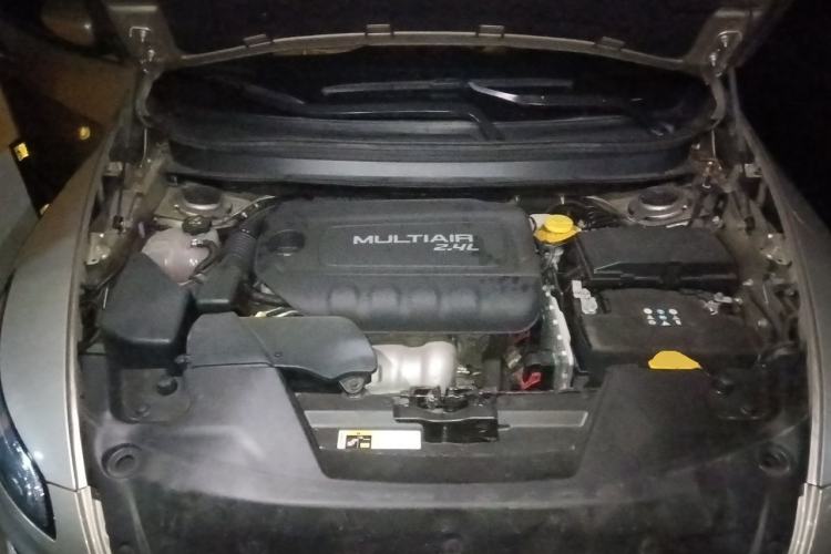 Used Jeep Cherokee 2016 2.4L Professional Smart Version Engine Bay