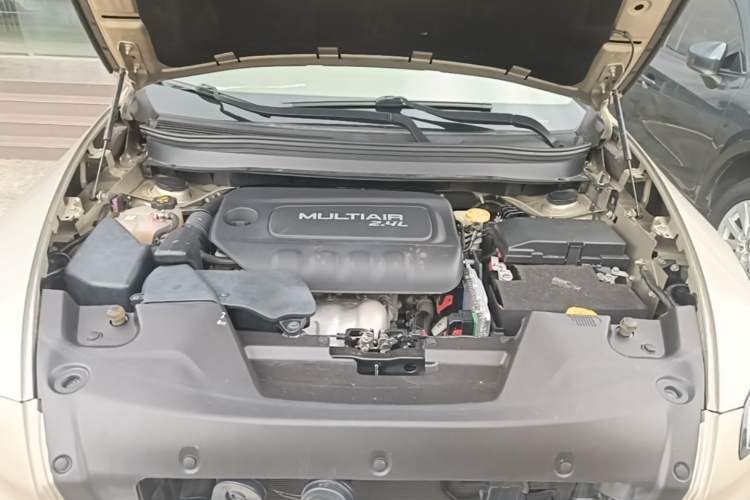 Used Jeep Cherokee 2016 2.4L Leading Edition Engine Bay