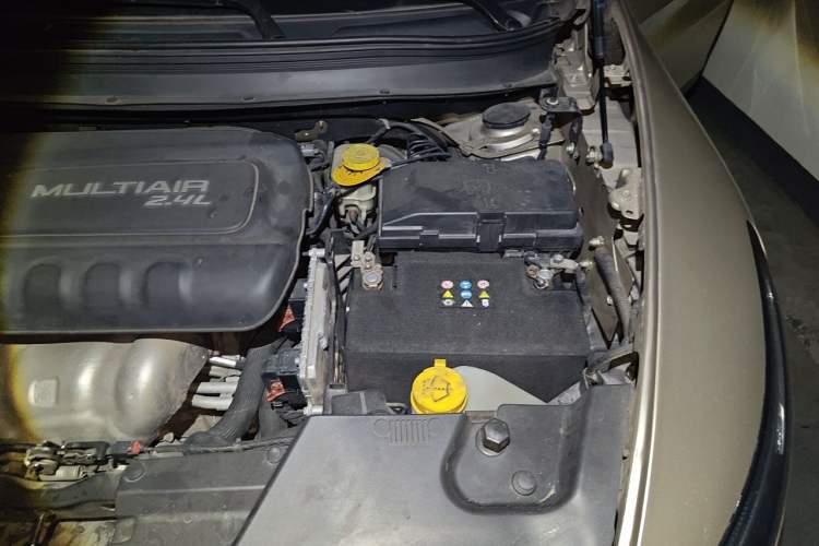Used Jeep Cherokee 2016 2.4L Professional Smart Version Engine Bay Left
