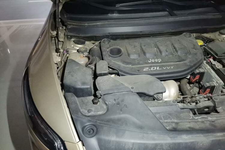 Used Jeep Cherokee 2016 2.0L Superior Edition Engine Bay Right