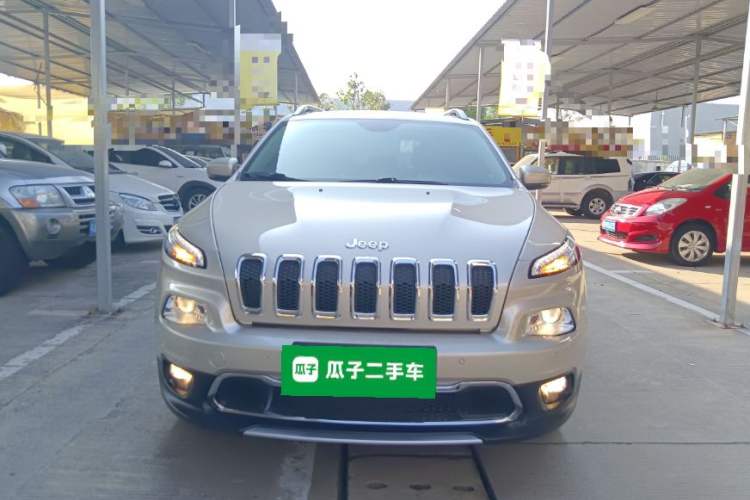 Used Jeep Cherokee 2016 2.4L Professional Smart Version Exterior 1