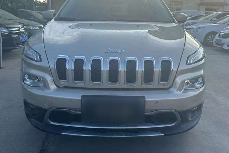 Used Jeep Cherokee 2016 2.0L Smart Version Exterior 1