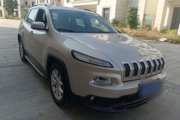 Used Jeep Cherokee 2016 2.4L Leading Edition Exterior 2