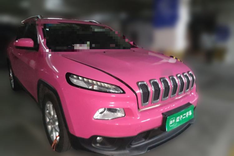 Used Jeep Cherokee 2016 2.0L Superior Edition Front Right 45 Deg