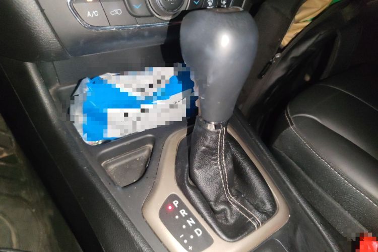 Used Jeep Cherokee 2016 2.0L Superior Edition Gear Lever