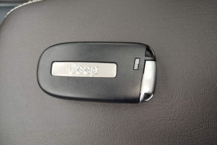 Used Jeep Cherokee 2016 2.4L Leading Edition Interior 1